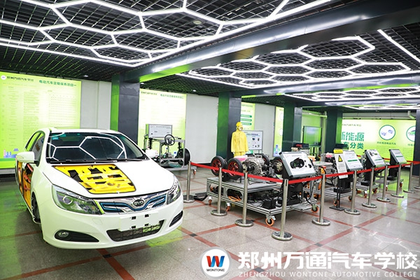 學新能源汽車技術(shù)，前景開闊未來可期