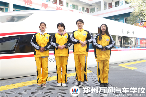 新生駕到|她們?yōu)槭裁春敛华q豫選擇城軌專業(yè)?