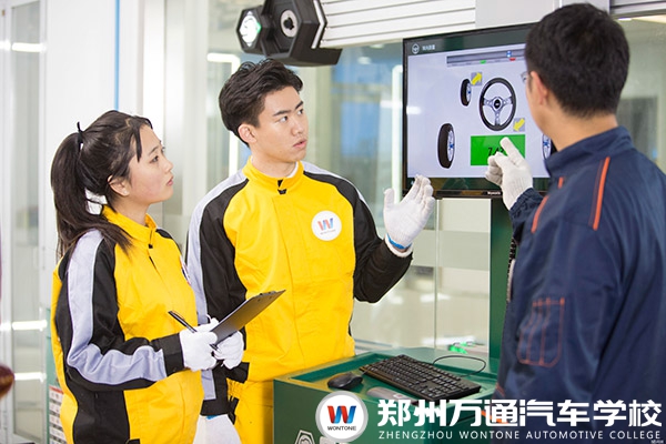 聚焦“兩會(huì)”，解讀汽車行業(yè)發(fā)展新動(dòng)力