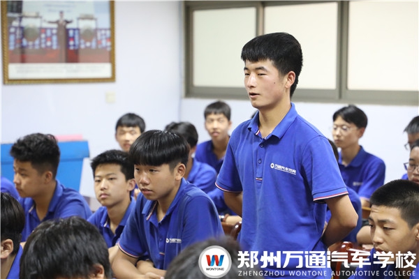 新生見面會(huì)|在萬通開啟新生活，您的孩子這樣說……