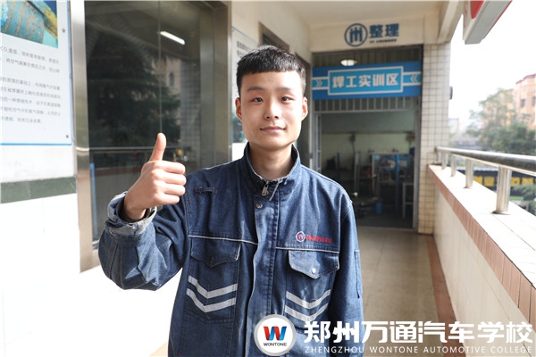 沒錢？想拿高工資？他說：這個(gè)行業(yè)很靠譜！