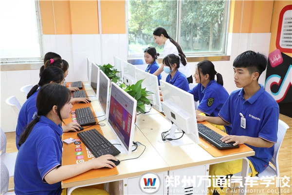 2022春季預(yù)報(bào)名 | 專業(yè)推薦：電子商務(wù)與新媒體運(yùn)營