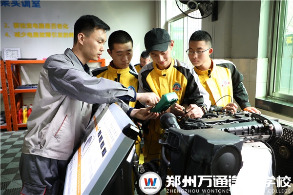 2022年高校畢業(yè)生預(yù)計(jì)1076萬(wàn)人，換一條出路贏在未來(lái)