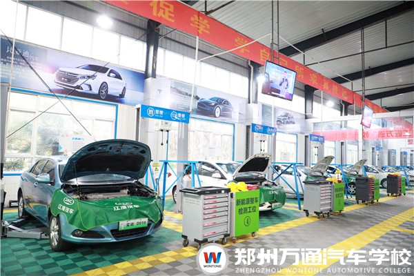 【重要通知】 鄭州萬(wàn)通2022年專(zhuān)業(yè)學(xué)費(fèi)即將上調(diào)！