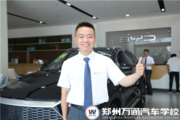 【學(xué)子】從“技術(shù)能手”到“銷售”，他用實(shí)力打消質(zhì)疑！