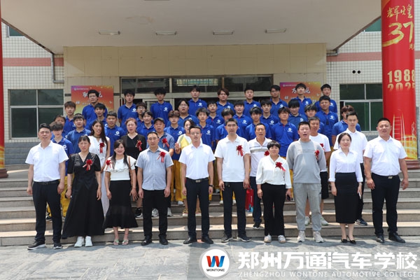 以技育才，以情感人 鄭州萬通技術(shù)學(xué)校家長鑒證會溫情落幕