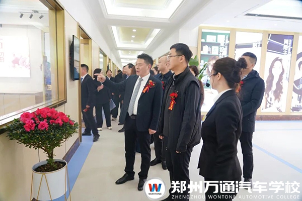 鄭州萬通技術(shù)學(xué)校新校區(qū)盛大落成，政企校共繪技能人才培養(yǎng)新藍(lán)圖