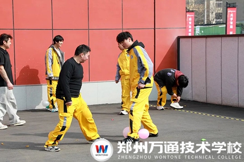 敏捷比拼 &middot; 踩氣球大戰(zhàn)