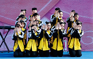 鄭州汽修學(xué)校_舞蹈大賽