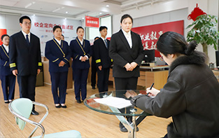 鄭州汽修學(xué)校_萬(wàn)通學(xué)子成功就業(yè)