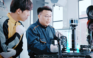 鄭州汽修培訓(xùn)學(xué)校_智能網(wǎng)聯(lián)實(shí)訓(xùn)